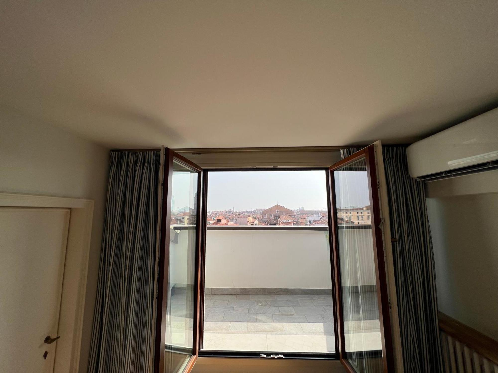 Attico Canal Grande A Palazzo Contarini Corfu Venice Exterior photo